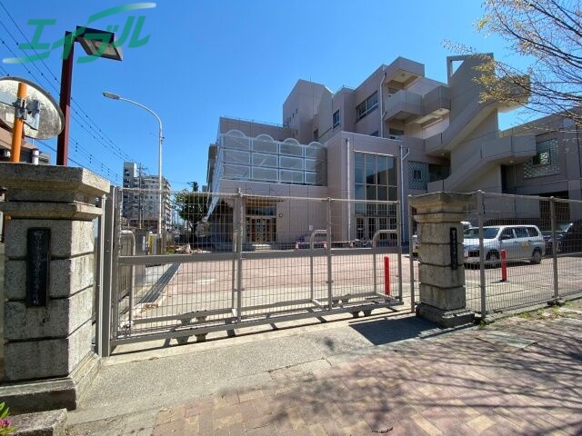 小学校　四日市市立浜田小学校（小学校）まで1278m