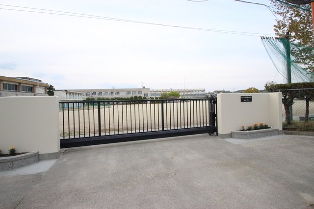 中学校　名古屋市立守山東中学校（中学校）まで600m