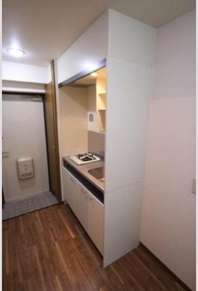 キッチン　※写真は同じマンションの違う部屋のものになります。