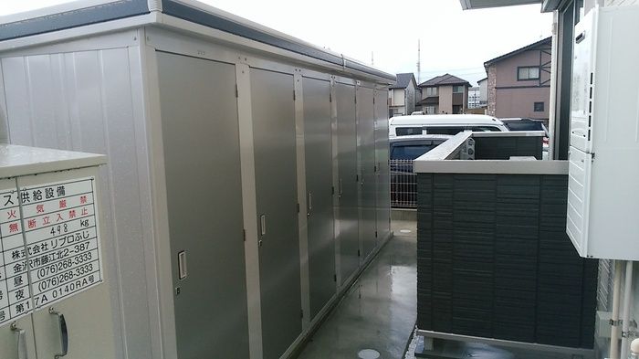 その他設備　タイヤなどしまえるトランクルームもございます♪