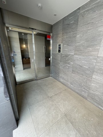 エントランス　建物の内部です