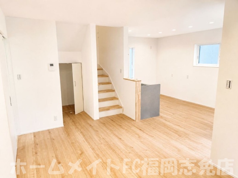 ＪＲ香椎線 長者原駅 徒歩6分 2階建 築1年の居間写真