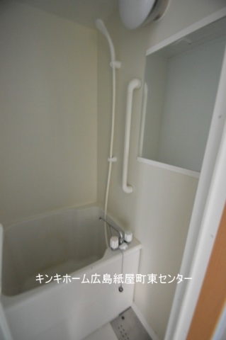 バス・シャワールーム　バストイレ別々です