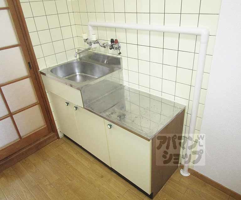 キッチン　２０２号室の写真です。