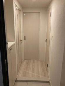 玄関　明るい玄関でお出迎え！