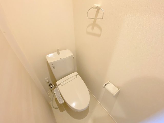 トイレ　※同建物の類似写真となります。