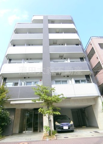 建物外観　2013年3月築　RC鉄筋コンクリート造地上7階建て総戸数3