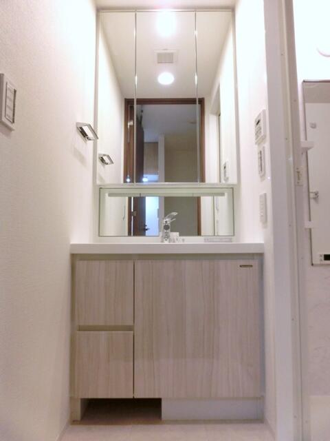 洗面設備　※写真は同タイプ住戸です。