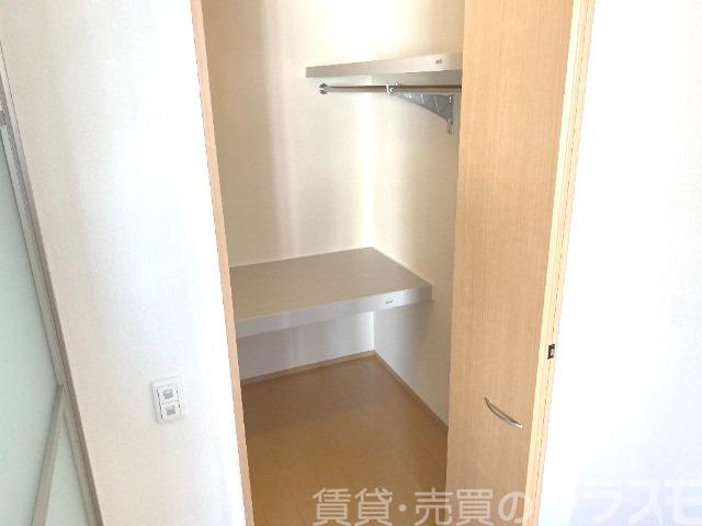 収納　ウォークインクローゼット
