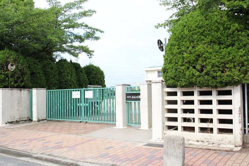 小学校　名古屋市立白沢小学校（小学校）まで379m