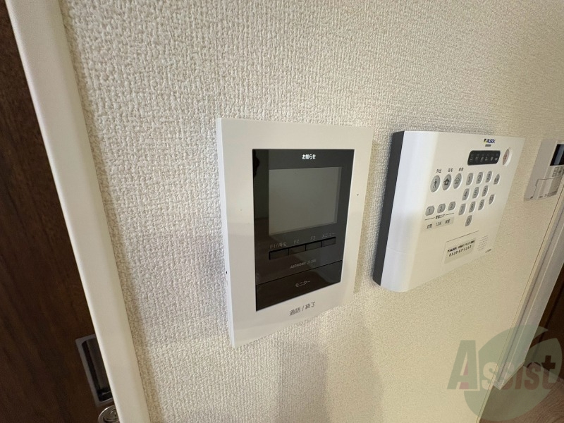 セキュリティ　ＴＶモニター付インターホンです。来客者の顔が見えるので安心！