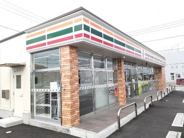 コンビニ　セブンイレブン新富士ＳＳ店（コンビニ）まで350m