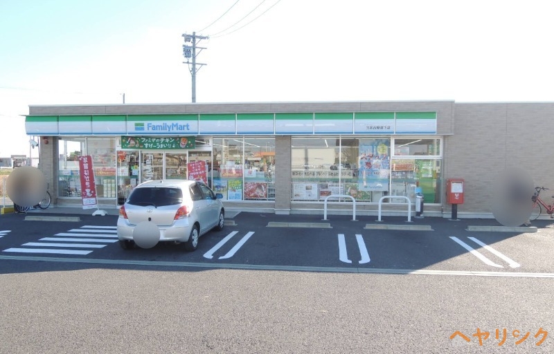 コンビニ　ファミリーマート北名古屋道下店（コンビニ）まで832m