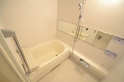 バス・シャワールーム　☆追焚付給湯☆