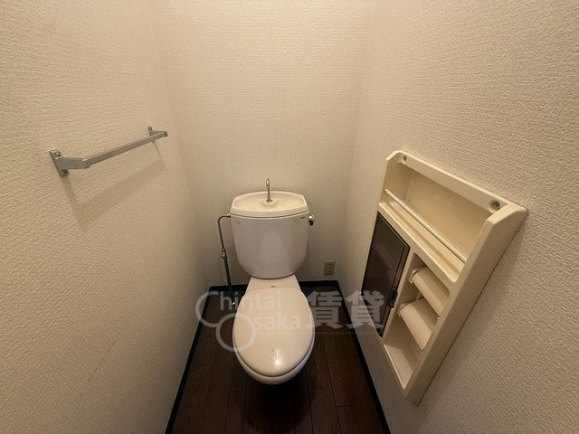 大阪モノレール本線 柴原阪大前駅 徒歩7分 2階建 築34年のトイレ写真