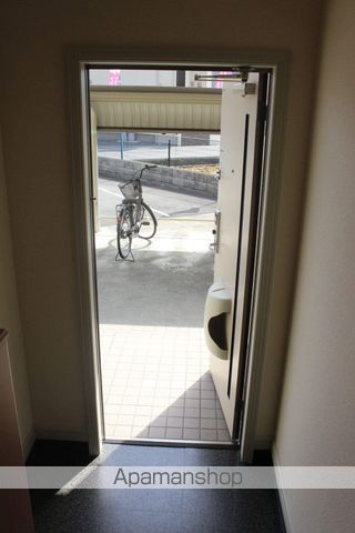 ＪＲ山陽本線 松永駅 バス乗車時間：8分 最寄りバス停で下車 徒歩5分 2階建 築19年の玄関写真