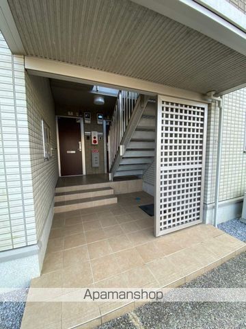 シャトル小松の外観写真