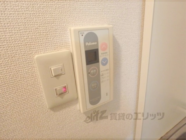 その他設備　給湯器リモコン