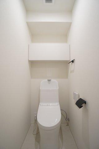 トイレ　トイレ上部収納がございます☆