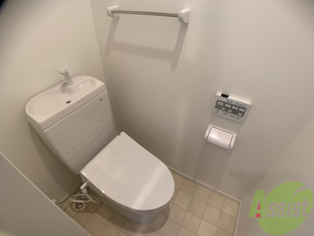 トイレ　こちらはトイレです。清潔感があり、安心して使用できます。