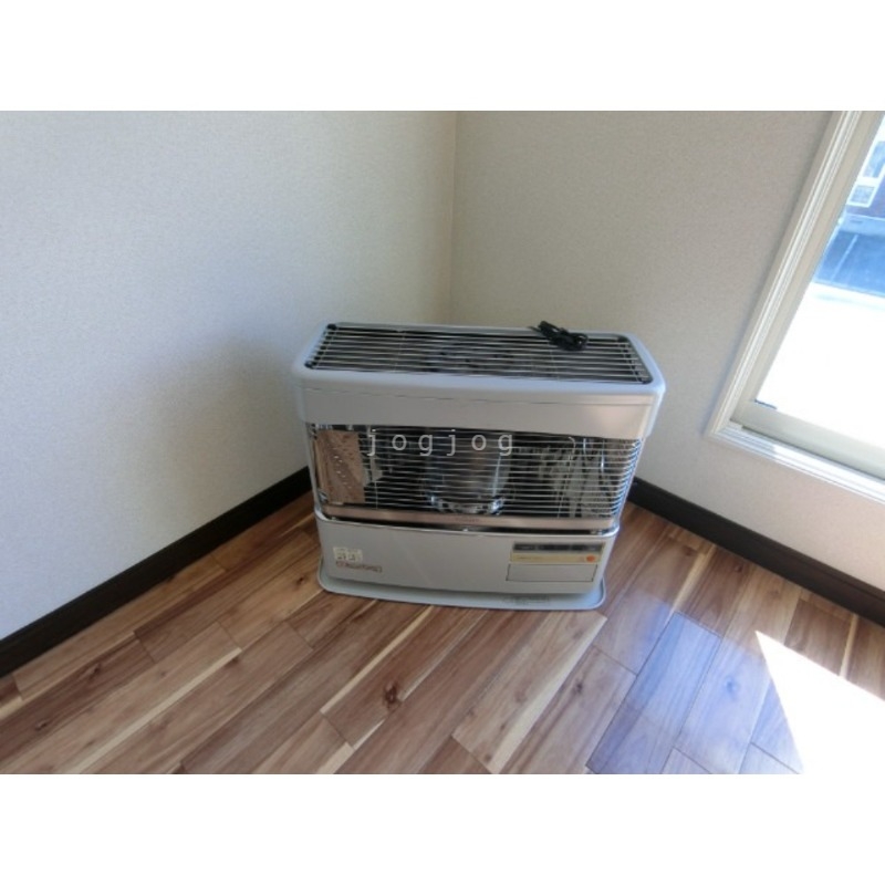 その他設備　冬はあったか石油ストーブです。
