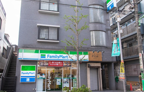 コンビニ　ファミリーマート 代沢五丁目店（コンビニ）まで673m