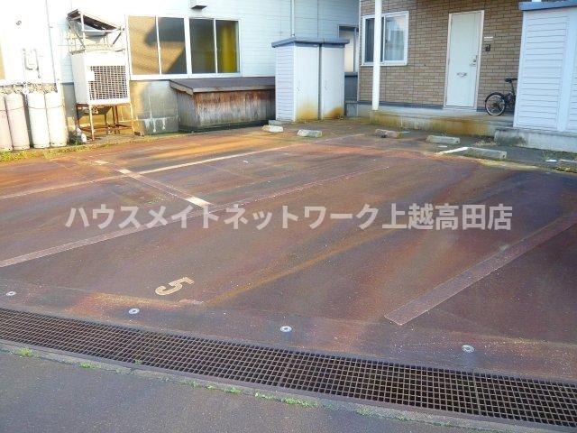 駐車場　消雪付駐車場