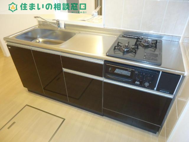 ＪＲ東海道本線 岡崎駅 バス乗車時間：10分 最寄りバス停で下車 徒歩1分 2階建 築11年のキッチン写真