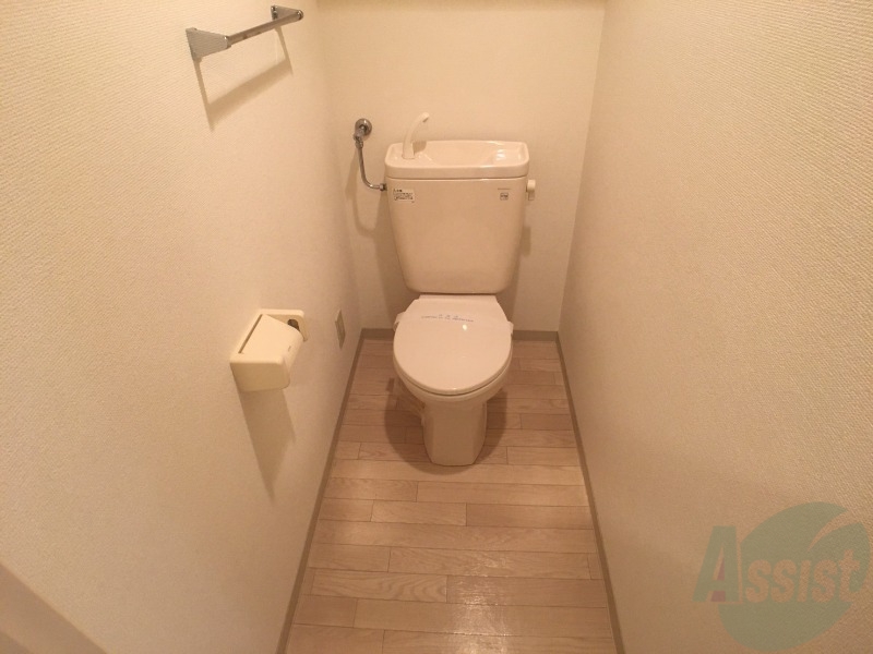 トイレ　こちらはトイレです。清潔感があり、安心して使用できます。