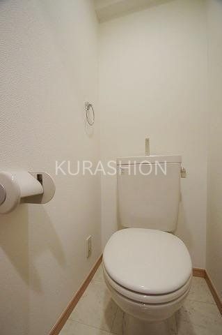 トイレ　１DKの別部屋の写真になります。