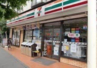コンビニ　セブンイレブン北区神谷3丁目店（コンビニ）まで370m