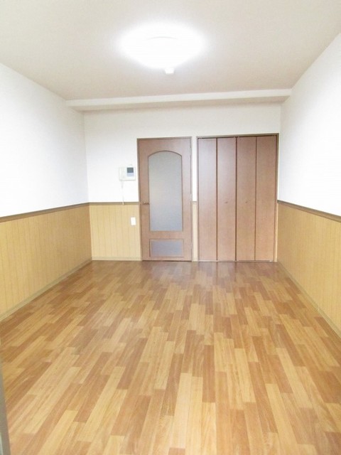 オルゴグラート鶴見の居間写真