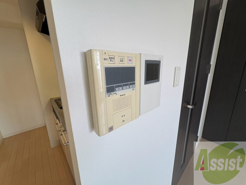 その他設備　ＴＶモニター付インターホンです。来客者の顔が見えるので安心！