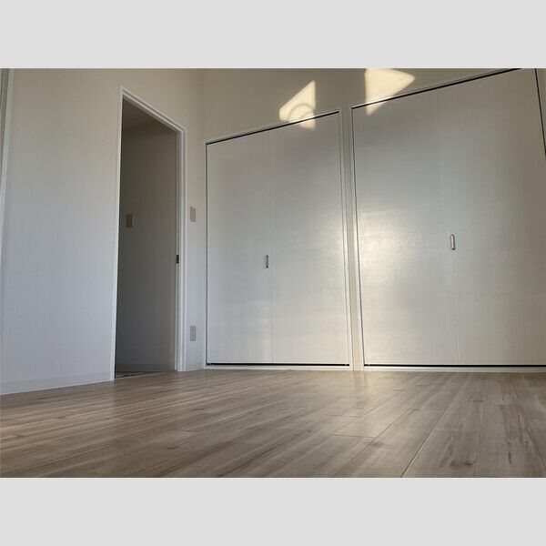 シャルマンフジ忠岡参番館の居間写真