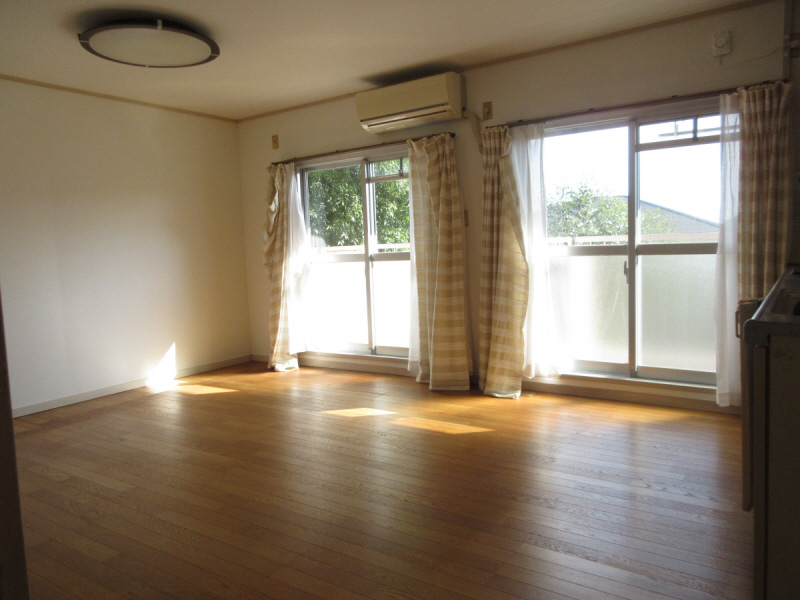 鈴蘭台第7団地6号棟の居間写真