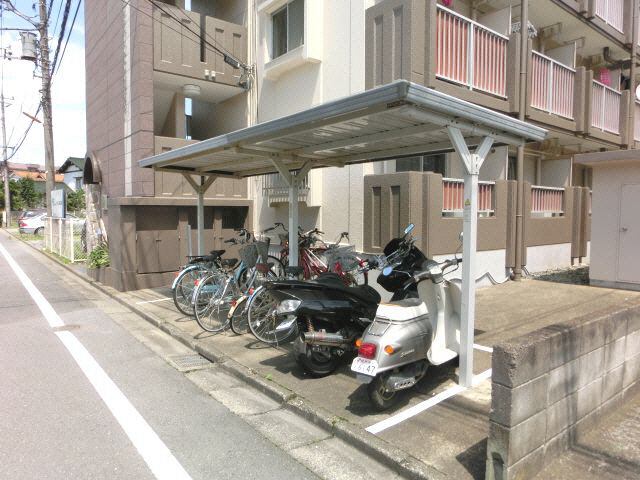 芦山グレイスマンションの外観写真