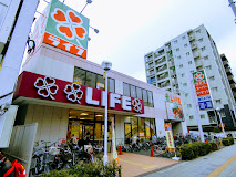 スーパー　ライフ亀戸店（スーパー）まで695m