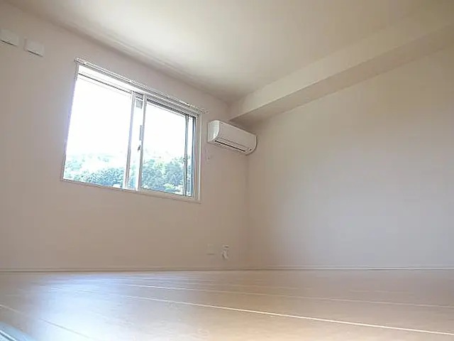 ロイヤルタウン篠山口 C棟の内装写真