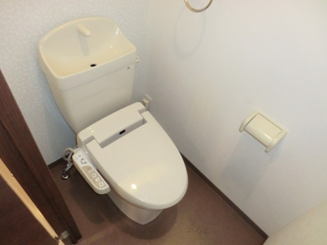 地下鉄箱崎線 箱崎宮前駅 徒歩4分 2階建 築11年のトイレ写真