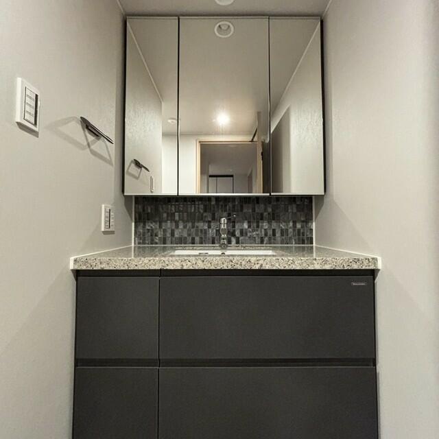 洗面設備　※写真は同タイプ住戸です。