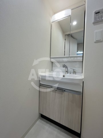 洗面設備　アドバンス大阪ベイココナ　独立洗面台