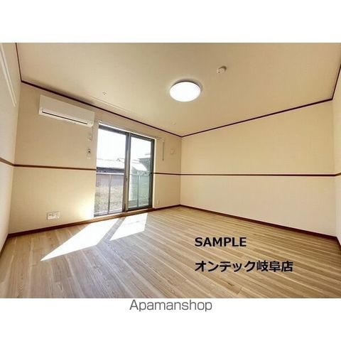 ＪＲ東海道本線 大垣駅 徒歩30分 2階建 築2年の居間写真