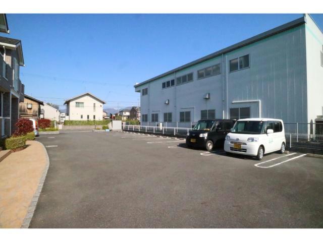 駐車場　駐車場