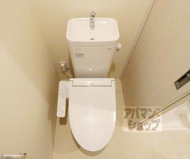 地下鉄烏丸線 今出川駅 徒歩18分 5階建 築5年のトイレ写真