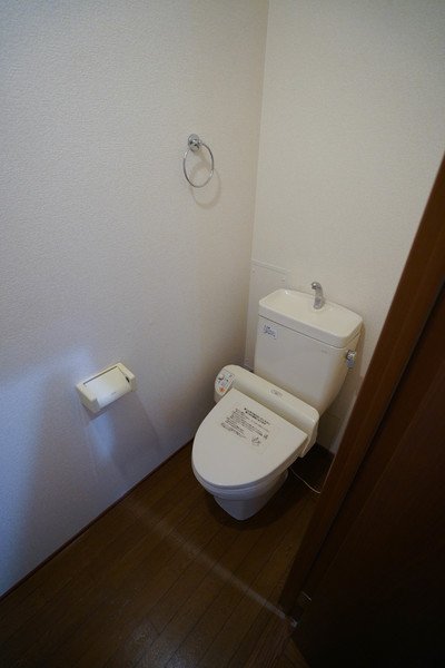 トイレ　同じ敷地内の別の部屋