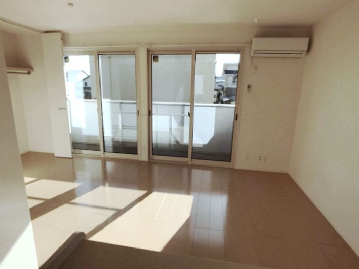 カギロイ・ノーラの居間写真