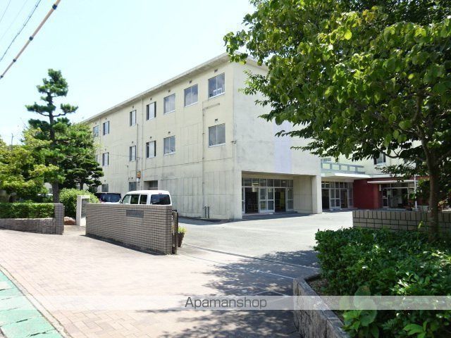 中学校　西部中学校（中学校）まで340m