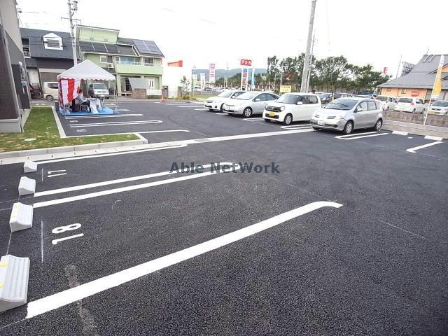 駐車場　駐車場