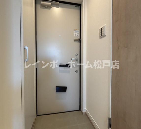 玄関　収納もある玄関です