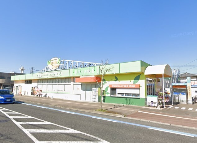 スーパー　まえだストアー（スーパー）まで793m